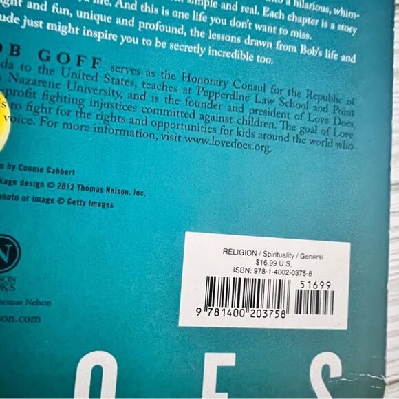 Love Does: Discover a Secretly Incredible Life Paperback Book By Bob Goff - Picture 8 of 12
